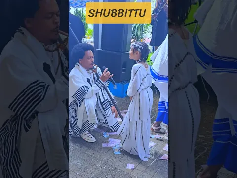 SHUBBITTUU 💃🔥 | በሹብቱ ዳንስ መድረኩን አስደመመች! | Adam Mohammed Live Stage Dance #Shorts #habesha