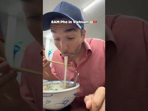 Khi ăn phở bò vào buổi sáng 🍜🇻🇳 | WillinVietnam | #shorts