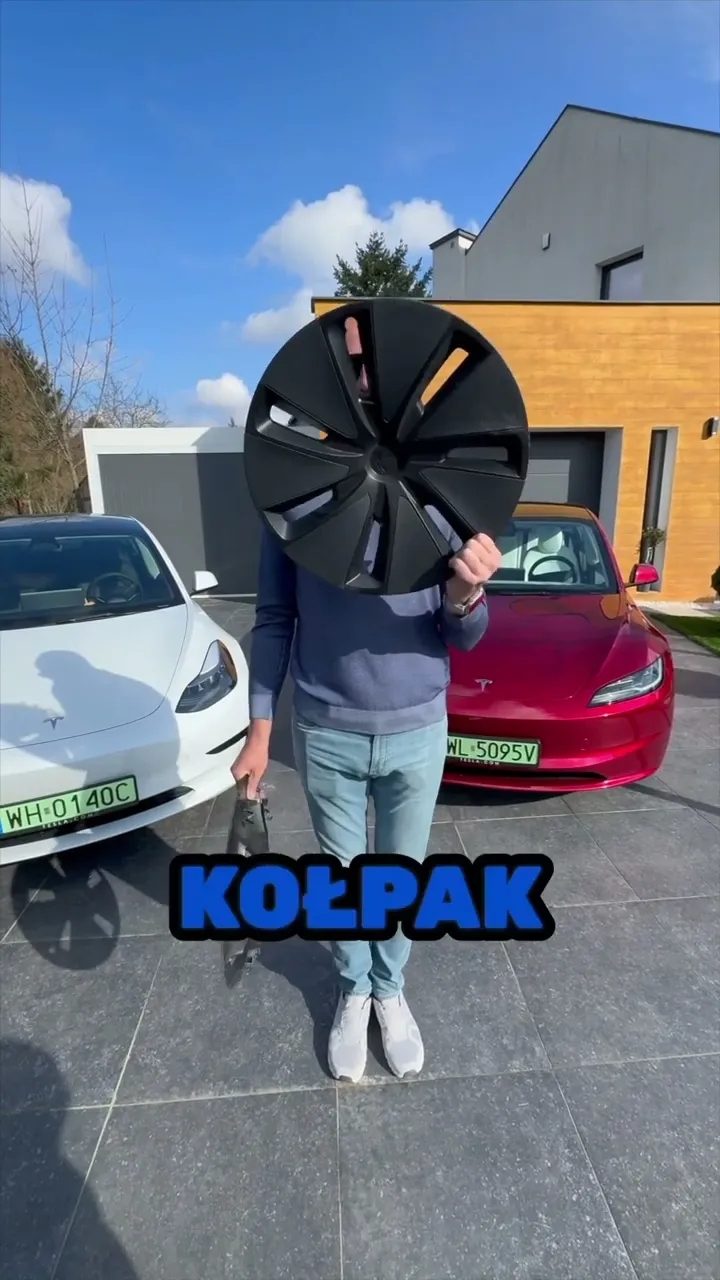 Stara czy nowa? Odwieczny dylemat panów w pewnym wieku #teslamodel3 #tesla #caroseria #shorts