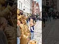 How the children behave around the living statues
