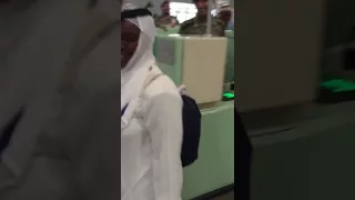 حاجيه تفكر السعودية لازم عقال على الراس ههههههههههههه 