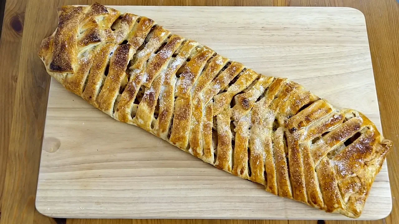 Beth's Apple Cinnamon Turnover with Puff Pastry. 