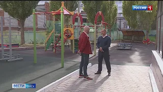 Из-за самовольной детской площадки разгорелся скандал в одном из дворов Омска