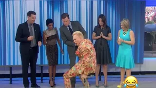 المعنى الحقيقي لكلمة أكل الخازوق   رجل يجلس على كرسي مخزوق   مضحك جدا    حالات واتس دندنها