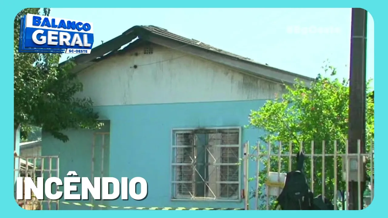 Incêndio destrói casa no Bairro Efapi em Chapecó
