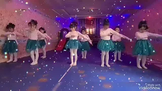 رقصة من أداء فراشات الروضة 