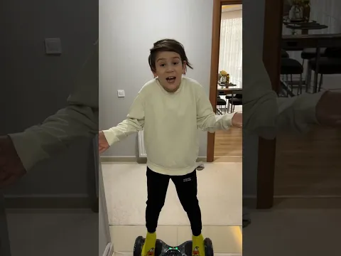 Bu kedi bulaşık yıkayabilirmi !