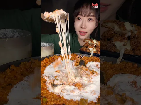 김치볶음밥에 생크림 추가요🤫🤍 빠삭한 치즈돈까스랑 먹방 #mukbang