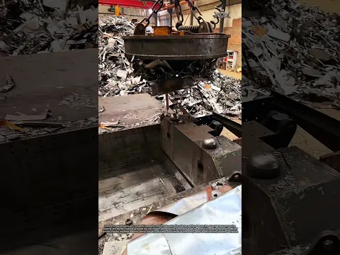 آلة قوية تشق جذوع الخشب الثقيلة في ثوانٍ 🪵⚙️🔥