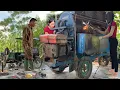 Download Lagu Girl repairs rice threshing machine to help citizens.