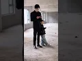 anak kecil aja nemplok trus sama dia, apa lagi para cewek\