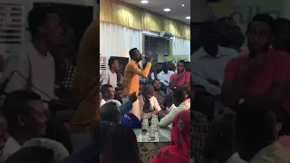 ذقله خليني فوت 