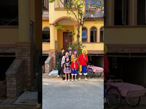 什么东西爬过去了#路飞 #海贼王 #funny
