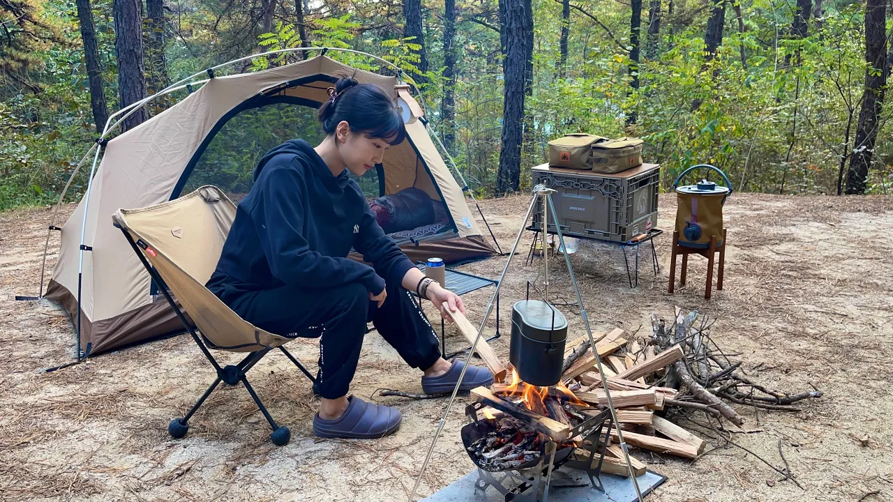 애견동반 캠핑 | 삼시세끼 반합요리🪵🔥| 24시간 매너타임 독서실 캠핑장🤫 | 파인힐캠프 | 김치찜 어묵탕 라면 | solo camping | 솔로 캠핑 썸네일