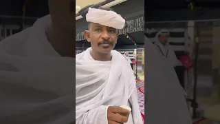 الفنان عبدالله علي ود دار الزين الآن في الدوحة 