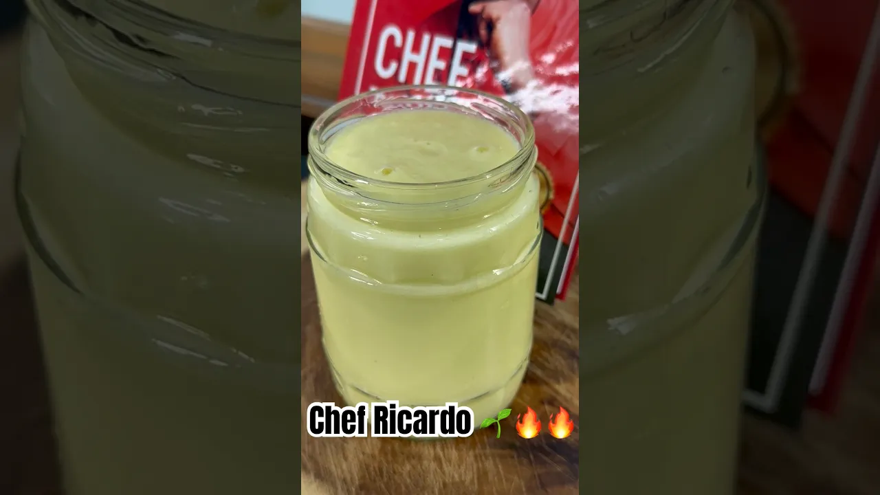 "Refreshing Pineapple Smoothie Recipe: A Tropical Delight!" #viral #shortvideo