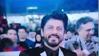 Salman Khan Dances On Shahrukh Khan Song In 2016 Award Show 