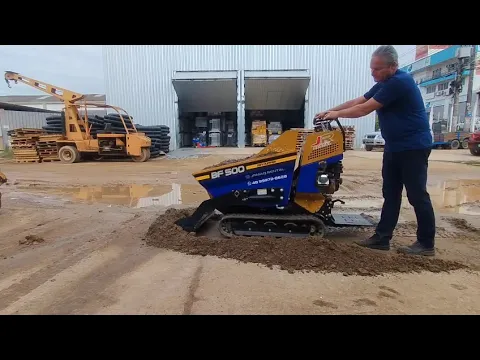 Demonstração de carregamento e transporte de material com a BF500