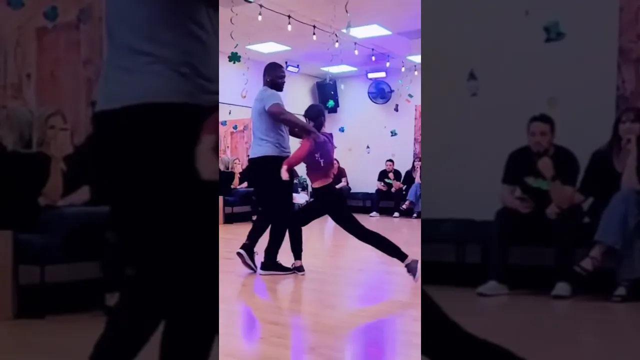 Effortless groove ❤️ #improv #westcoastswing