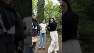 رقص زیبای نیکا فلاحی و امیرروز 