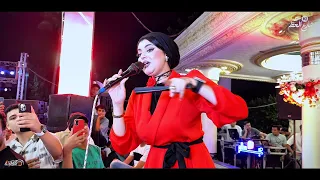 لاوئل مرة ظهور المطربة نسرين امين في المحلة شوف جمال صوتها 