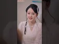 미녀 회장이 무시하던 거지가 사실은 전설의 신의였다! 그가 회장의 할아버지를 단숨에 살려내자, 회장은 병실에서 바로 옷을 벗으며 몸으로 갚겠다고 했다！