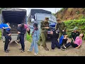 Download Lagu Kind police finally rescues homeless girl after days of desperate search| @Lýtulili-1