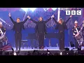 Download Lagu We zullen dit optreden van Take That nooit vergeten 🙌 | Kroningsconcert in Windsor Castle - BBC
