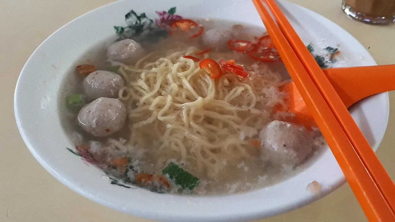 Fengshan Food Centre. Chai Chee Pork Porridge, Ah Balling Peanut Soup, Xing Ji Rou Cuo Mian.