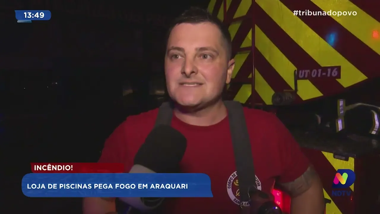 Incêndio! Loja de piscinas pega fogo em Araquari