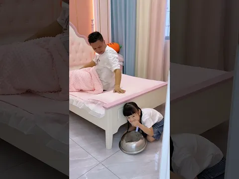 爸爸又想睡懒觉，逗逗他#家有萌娃 #坑爹的娃