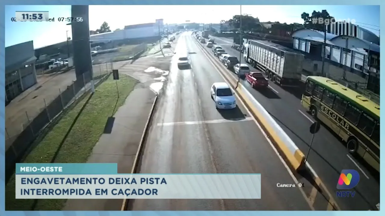 Engavetamento deixa pista interrompida em Caçador