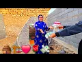 Lagu Van een huwelijksaanzoek tot het helpen van een dakloze vrouw met het afbouwen van haar huis