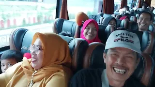 Download PENGAMEN ANYER ✓ SATU BUS DIBUAT GEMBIRA DENGAN KEHADIRANNYA HEHE MP3