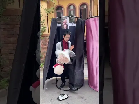A gift from the Joker to Harley Quinn#kpop#cosplay