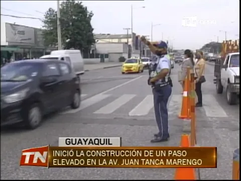 Inició la construcción de un paso elevado en la av. Juan Tanca Marengo
