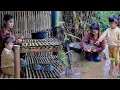 16-Year-Old Single Mother Completes Bamboo House in Deep Forest, Catches Fish to Improve Life