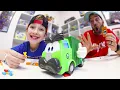 Father \u0026 Son PLAY GARBAGE TRUCK GAME / Don't Let It Dump!