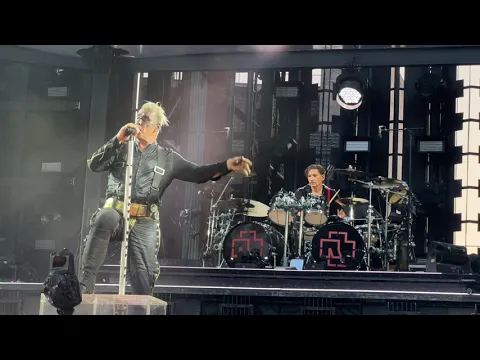 Download MP3 Rammstein - Radio (Live) 4K