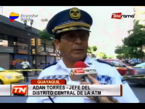 Toman medidas de prevención por daños en estructura de varios edificios