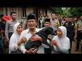 JAWA TIMUR HEBOH‼️ Anak Ustadz Mendadak Berubah Jadi Anjing… Warga Panik, Aparat Sampai Turun Tangan