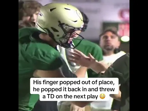 Pops knew the assignment 😅👏 (via @aquinas_football/IG)