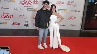 ادم الشرقاوي يفاجئ مايان السيد والمعجبين يحاصروها في عرض فيلم هاشتاج جوزنى 