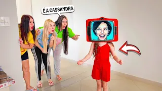 A CASSANDRA FEZ ALGO ESTRANHO COM A MINHA IRMÃ!!