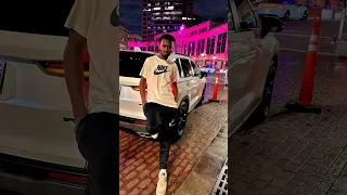 شارد الذهن يسجل حضورا  كاملا في مكان آخر دندنها