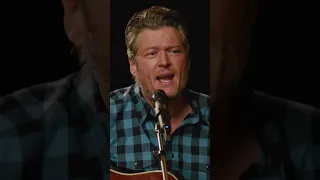 Download Blake Shelton - Turnin' Me On (Vertical Video) MP3