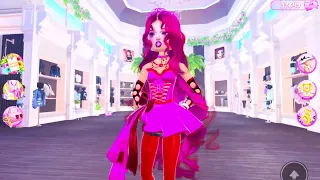 Making A pink Outfit In Dress To Impress - ROBLOX