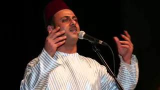 سلاطين الطرب أصابك عشق ام رميت بأسهم 