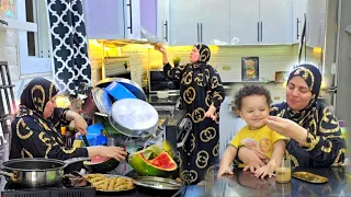 مطبخ رشروشا روتين من اول اليوم مهما احاول افرحهم مبيتمرش وبتعامل اسوأ معامله معقوله انا غلطانه 