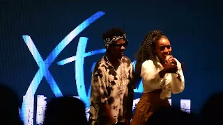 chege amleta mwanayumba jangwani aimba nae mbele ya umati huu wa ajabu